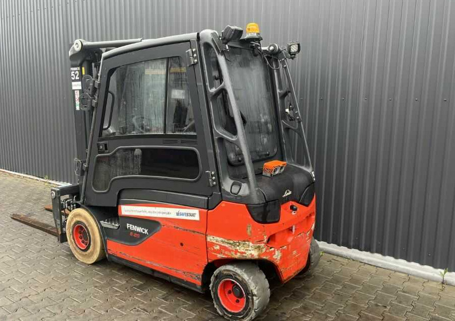 Linde E25L-01 - Elektrikli forklift: fotoğraf 3 Linde E25L-01 - Elektrikli forklift: fotoğraf 3
