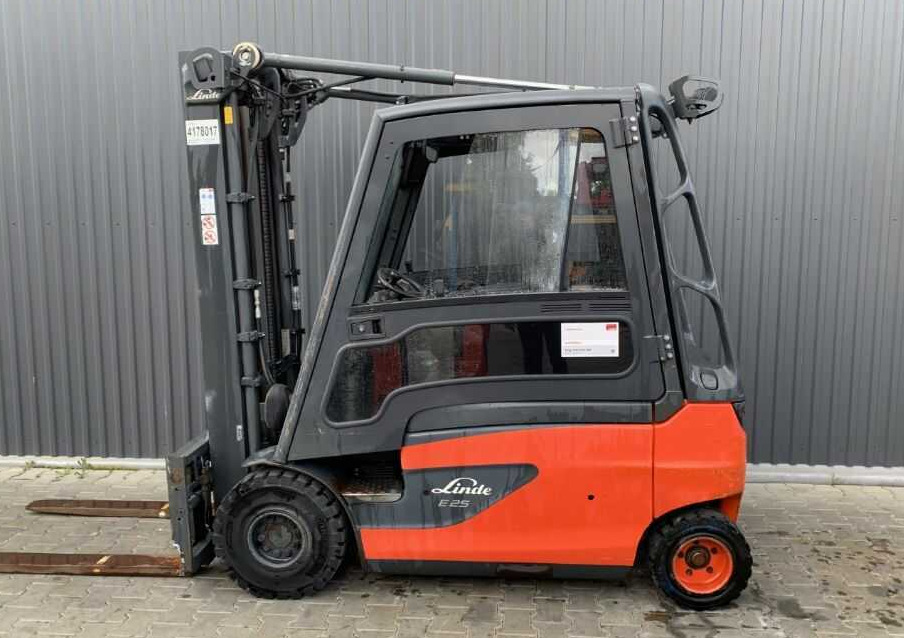 Linde E25L-01 - Elektrikli forklift: fotoğraf 2 Linde E25L-01 - Elektrikli forklift: fotoğraf 2