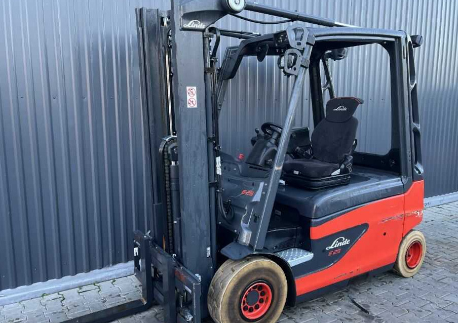 Linde E25L-02 - Elektrikli forklift: fotoğraf 1 Linde E25L-02 - Elektrikli forklift: fotoğraf 1