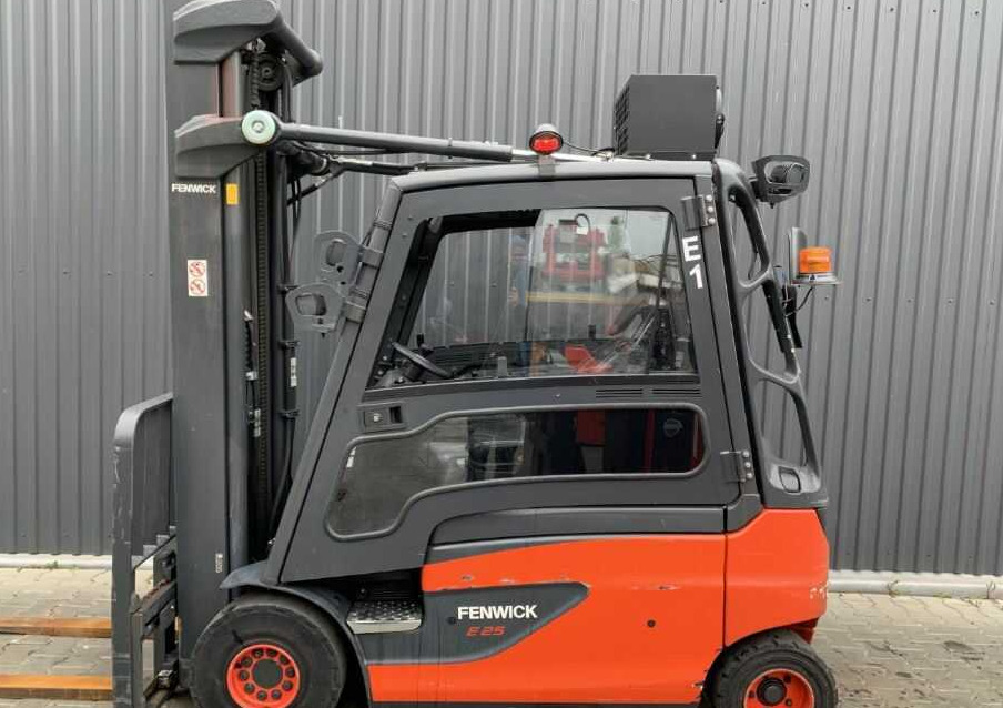 Linde E25L-02 - Elektrikli forklift: fotoğraf 2 Linde E25L-02 - Elektrikli forklift: fotoğraf 2