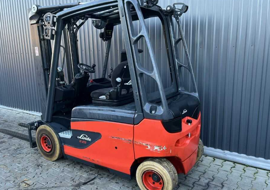 Linde E25L-02 - Elektrikli forklift: fotoğraf 3 Linde E25L-02 - Elektrikli forklift: fotoğraf 3
