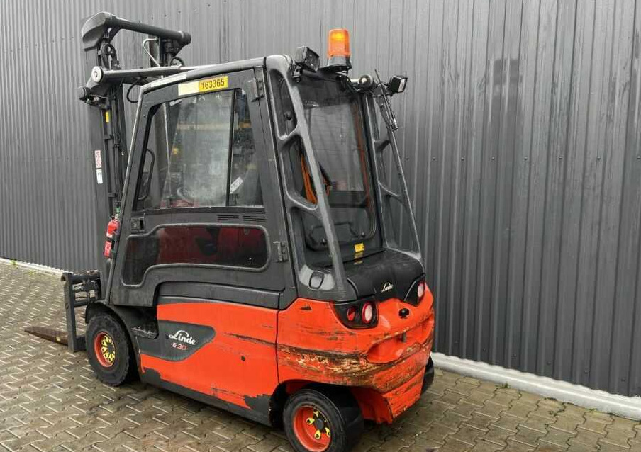 Linde E30-01 - Elektrikli forklift: fotoğraf 3 Linde E30-01 - Elektrikli forklift: fotoğraf 3