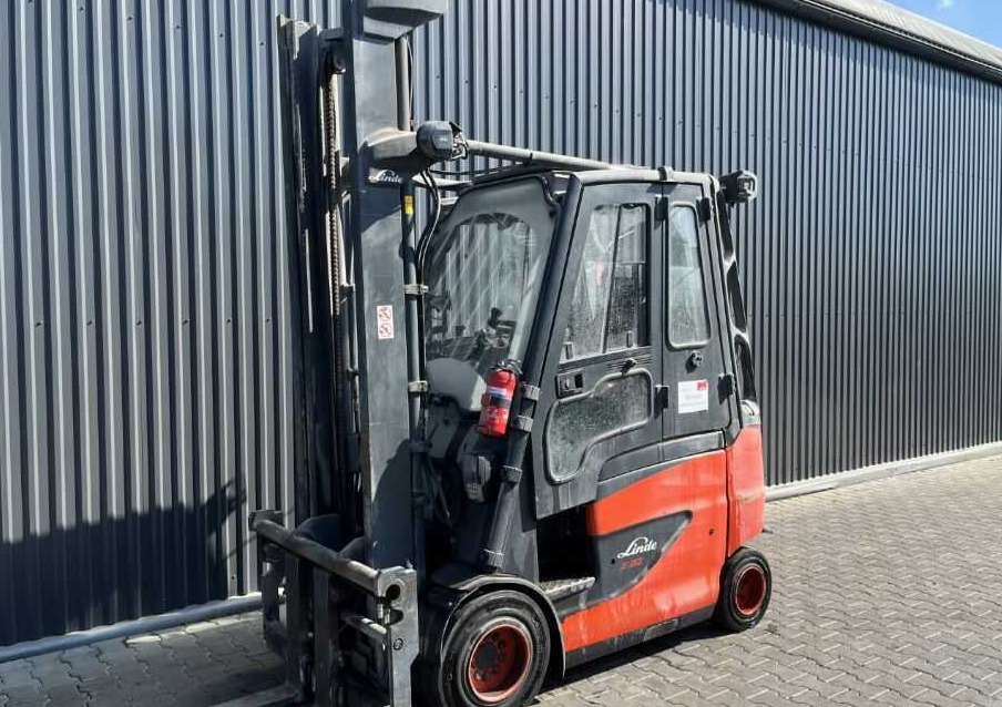 Linde E30H-01/600 - Elektrikli forklift: fotoğraf 1 Linde E30H-01/600 - Elektrikli forklift: fotoğraf 1