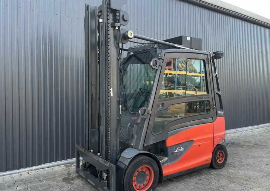 Linde E40HL-01/600 - Elektrikli forklift: fotoğraf 1 Linde E40HL-01/600 - Elektrikli forklift: fotoğraf 1