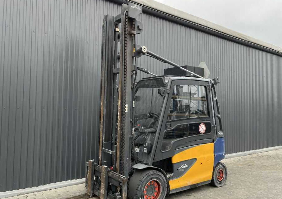 Linde E50HL-01/600 - Elektrikli forklift: fotoğraf 1 Linde E50HL-01/600 - Elektrikli forklift: fotoğraf 1