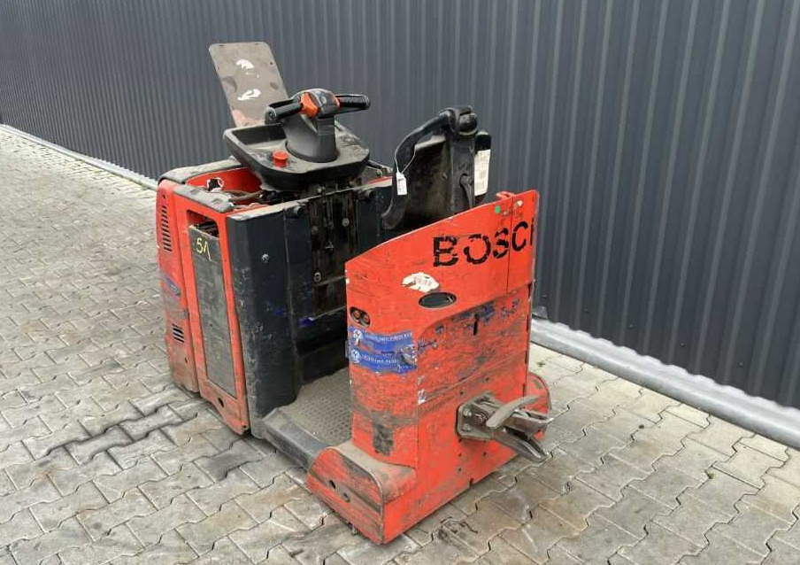 Linde P30C - Akülü çekici: fotoğraf 3 Linde P30C - Akülü çekici: fotoğraf 3