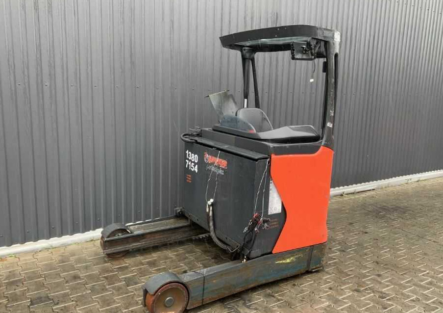 Linde R16HD-01 - Reach truck: fotoğraf 1 Linde R16HD-01 - Reach truck: fotoğraf 1