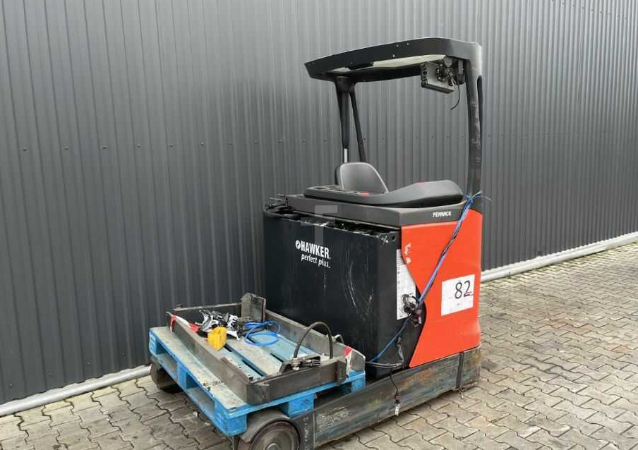 Linde R16HD-01 - Reach truck: fotoğraf 1 Linde R16HD-01 - Reach truck: fotoğraf 1