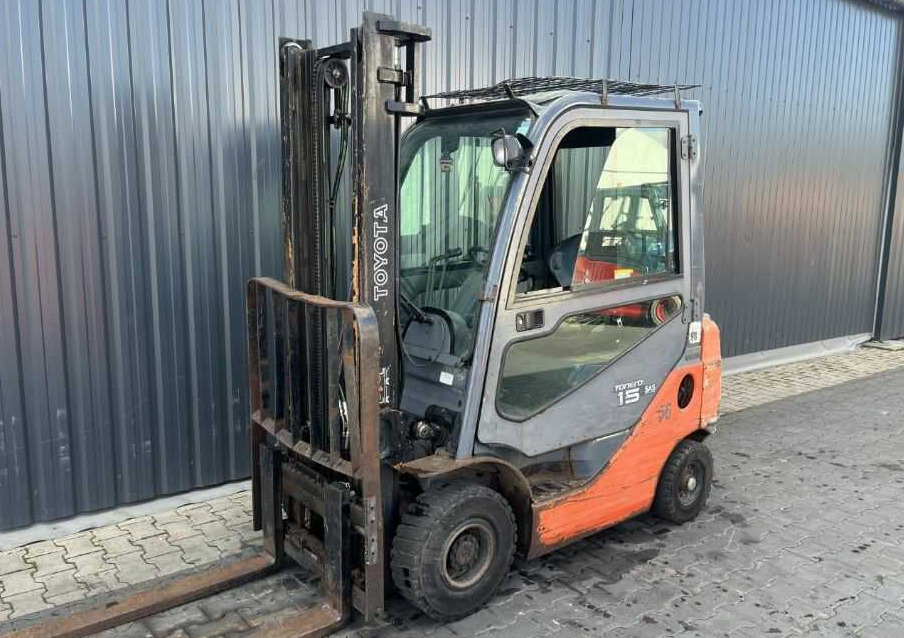 Toyota 8FGF15 - LPG forklift: fotoğraf 1 Toyota 8FGF15 - LPG forklift: fotoğraf 1