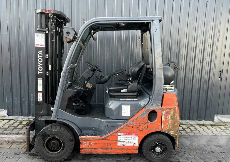 Toyota 8FGF18 - LPG forklift: fotoğraf 3 Toyota 8FGF18 - LPG forklift: fotoğraf 3