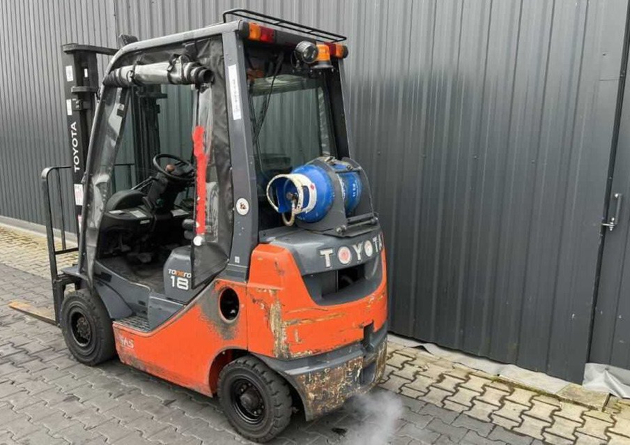 Toyota 8FGF18 - LPG forklift: fotoğraf 3 Toyota 8FGF18 - LPG forklift: fotoğraf 3