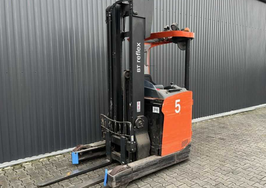 Toyota RRE160H - Reach truck: fotoğraf 1 Toyota RRE160H - Reach truck: fotoğraf 1