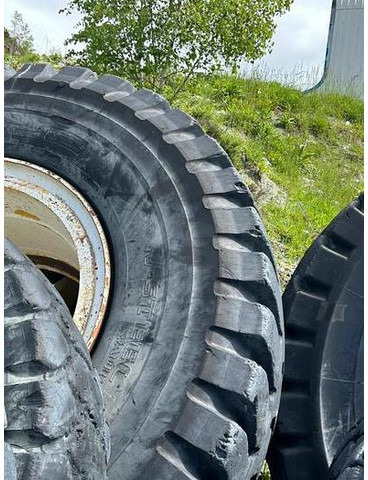 Bridgestone 30.00R51 - Lastikler ve jantlar: fotoğraf 4 Bridgestone 30.00R51 - Lastikler ve jantlar: fotoğraf 4
