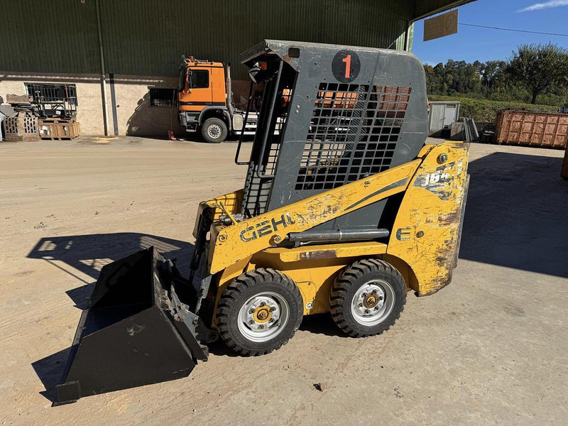 Gehl 1640 - Mini yükleyici: fotoğraf 1 Gehl 1640 - Mini yükleyici: fotoğraf 1