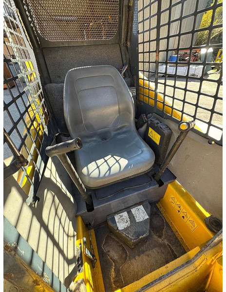 Gehl 1640 - Mini yükleyici: fotoğraf 4 Gehl 1640 - Mini yükleyici: fotoğraf 4