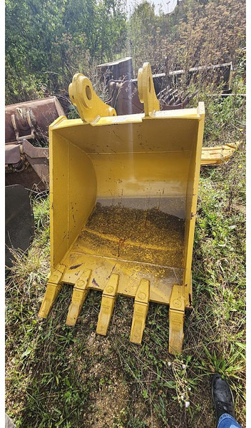 Komatsu PC200 - Kova: fotoğraf 1 Komatsu PC200 - Kova: fotoğraf 1