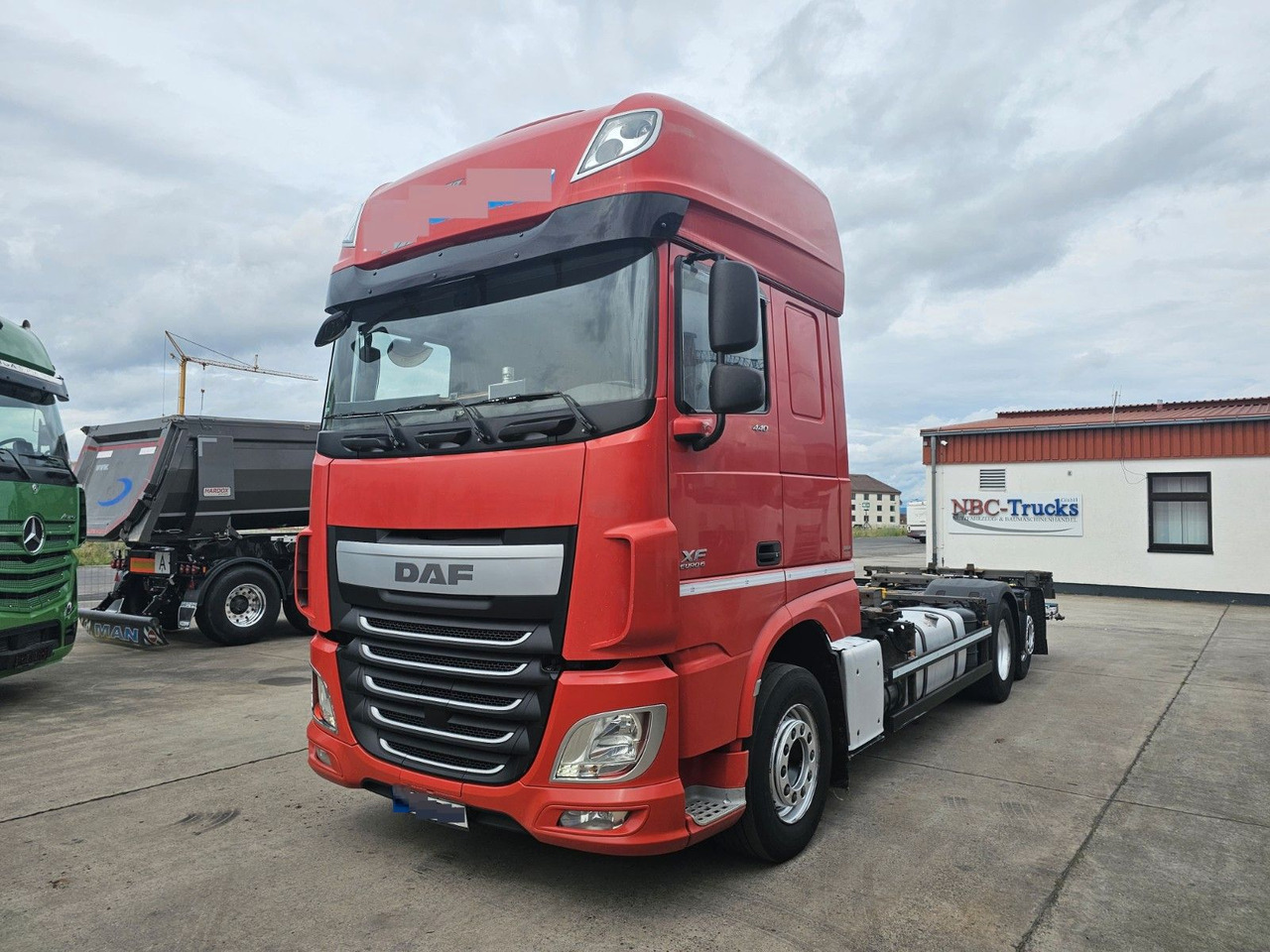 DAF XF 440 FAR * MUTLI * 2X TANK * RETARDER * STANDH - Konteynır taşıyıcı/ Yedek karoser kamyon: fotoğraf 1 DAF XF 440 FAR * MUTLI * 2X TANK * RETARDER * STANDH - Konteynır taşıyıcı/ Yedek karoser kamyon: fotoğraf 1