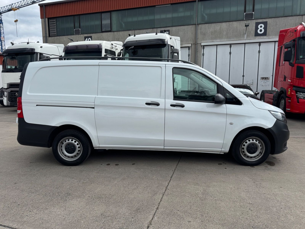 Mercedes-Benz VITO 111 CDI * LANG * KLIMA * SCHIEBETÜR R & L * - Minivan: fotoğraf 4 Mercedes-Benz VITO 111 CDI * LANG * KLIMA * SCHIEBETÜR R & L * - Minivan: fotoğraf 4