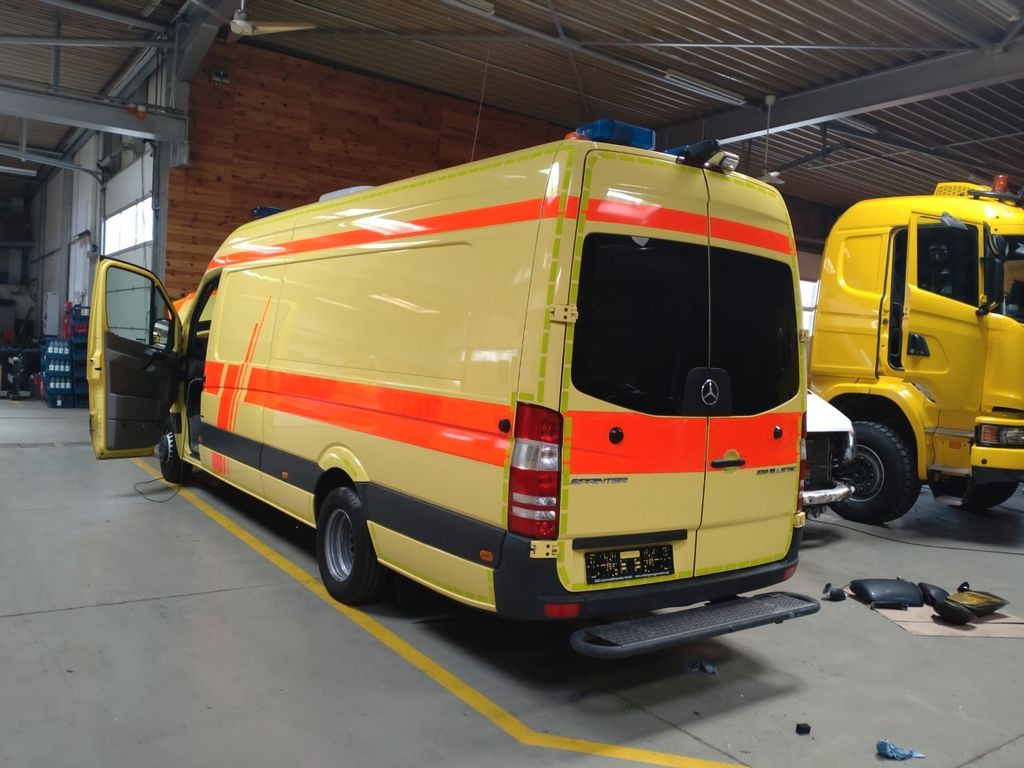 Mercedes-Benz Sprinter ITW RTW 519 2x on Stock Mercedes-Benz Sprinter ITW RTW 519 2x on Stock - Ambulans arabası: fotoğraf 1 Mercedes-Benz Sprinter ITW RTW 519 2x on Stock Mercedes-Benz Sprinter ITW RTW 519 2x on Stock - Ambulans arabası: fotoğraf 1