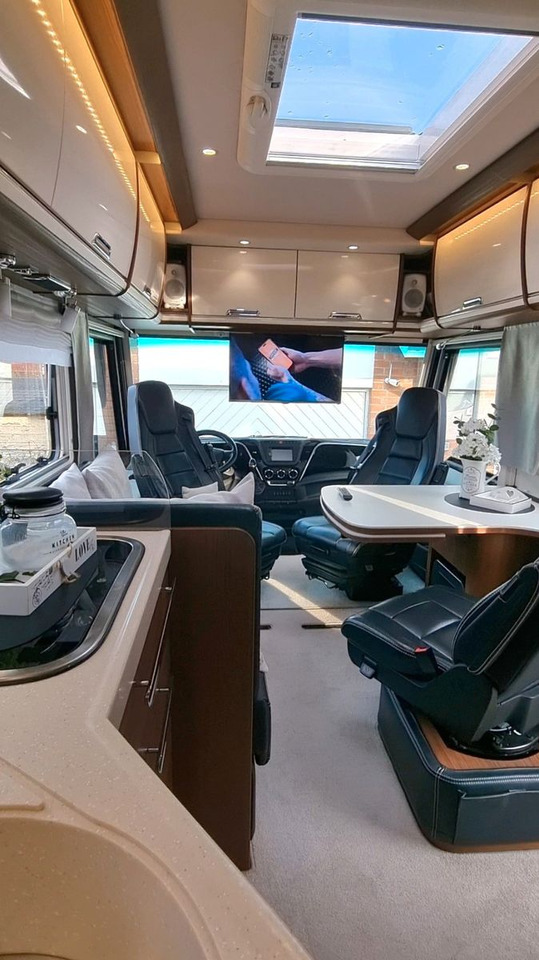 Niesmann + Bischoff Flair 880 BE - Entegre karavan: fotoğraf 3 Niesmann + Bischoff Flair 880 BE - Entegre karavan: fotoğraf 3