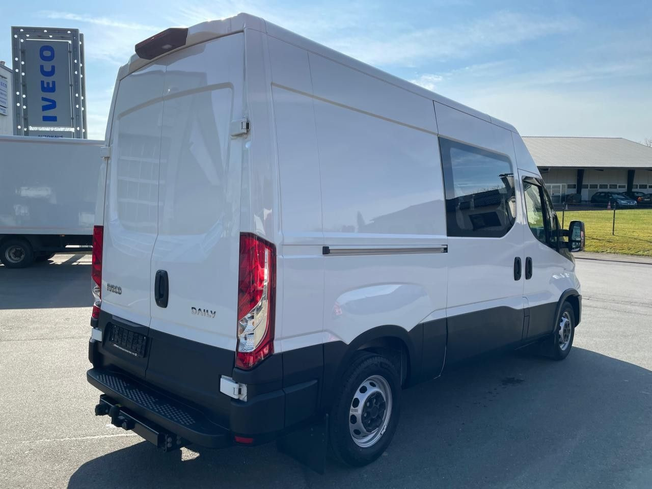 Iveco Daily 35S16A8 CRV MY22 Euro6 Klima AHK Navi ZV - Panelvan: fotoğraf 3 Iveco Daily 35S16A8 CRV MY22 Euro6 Klima AHK Navi ZV - Panelvan: fotoğraf 3
