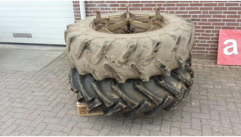 Dubbellucht 34 inch - Lastikler ve jantlar: fotoğraf 1 Dubbellucht 34 inch - Lastikler ve jantlar: fotoğraf 1