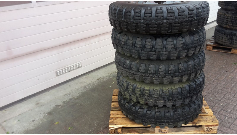 Vredenstein banden - Lastikler ve jantlar: fotoğraf 2 Vredenstein banden - Lastikler ve jantlar: fotoğraf 2