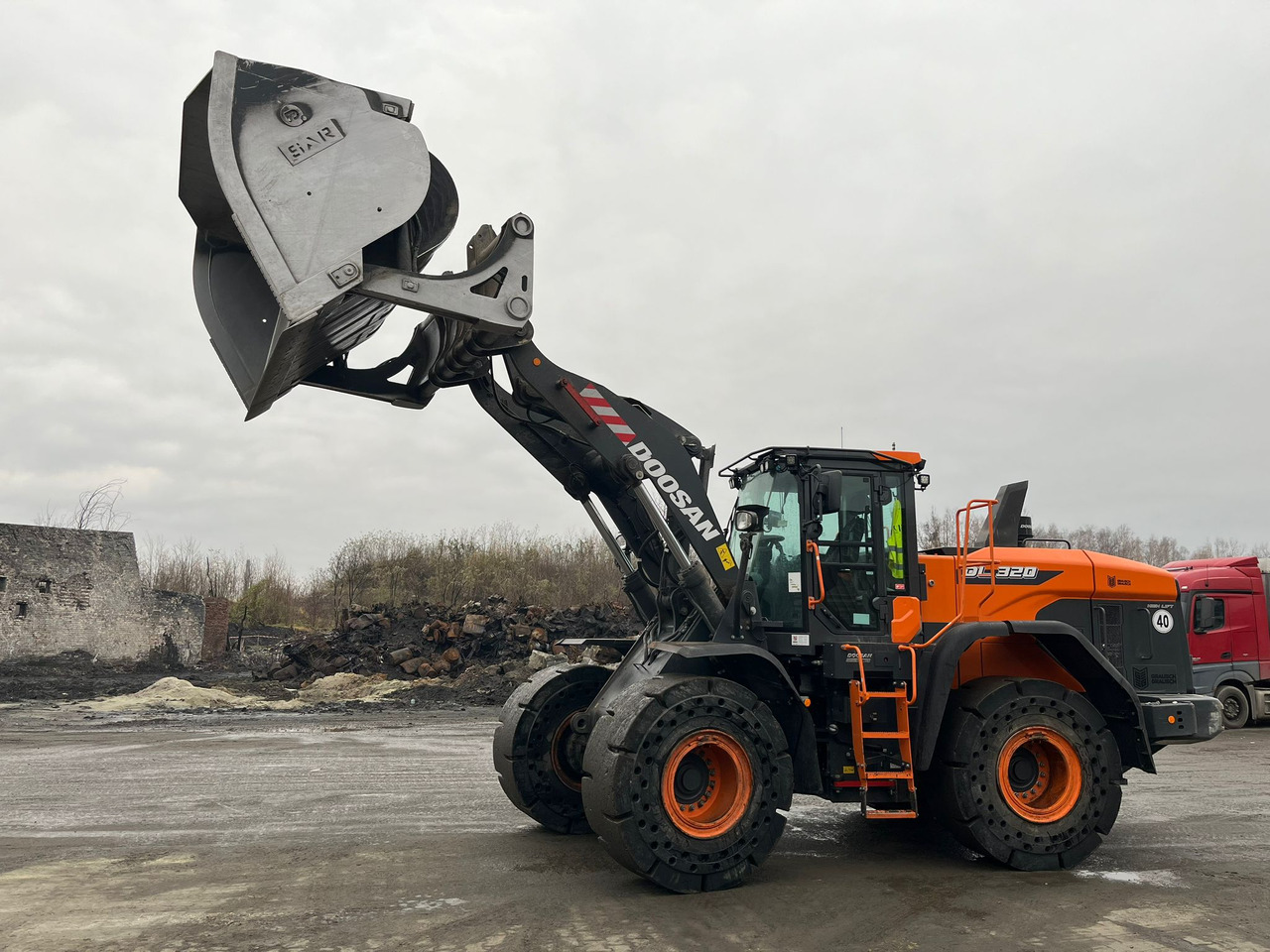 DOOSAN DL320-7 - Tekerlekli yükleyici: fotoğraf 1 DOOSAN DL320-7 - Tekerlekli yükleyici: fotoğraf 1