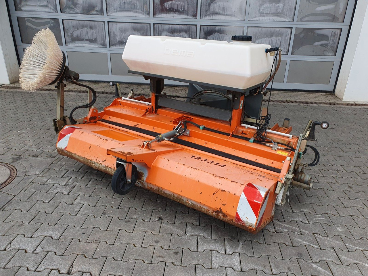 Bema 25 Dual Kehrmaschine / 2.050 mm / 2020 - Yol süpürme fırça: fotoğraf 2 Bema 25 Dual Kehrmaschine / 2.050 mm / 2020 - Yol süpürme fırça: fotoğraf 2