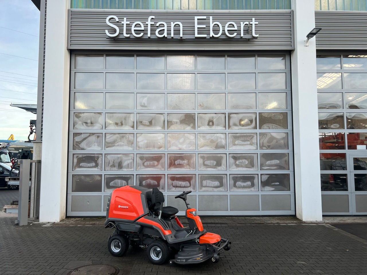 Husquarna RC 320Ts AWD / Rasenmäher / nur 7,6h ! - Çim biçme makinesi: fotoğraf 1 Husquarna RC 320Ts AWD / Rasenmäher / nur 7,6h ! - Çim biçme makinesi: fotoğraf 1