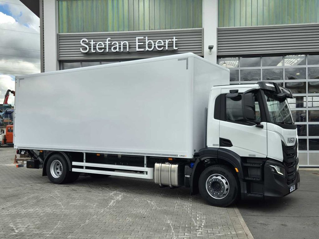 Iveco AD190S40/P 4x2 Ladebordwand 2.000kg Navi ACC  - Kapalı kasa kamyon: fotoğraf 3 Iveco AD190S40/P 4x2 Ladebordwand 2.000kg Navi ACC  - Kapalı kasa kamyon: fotoğraf 3