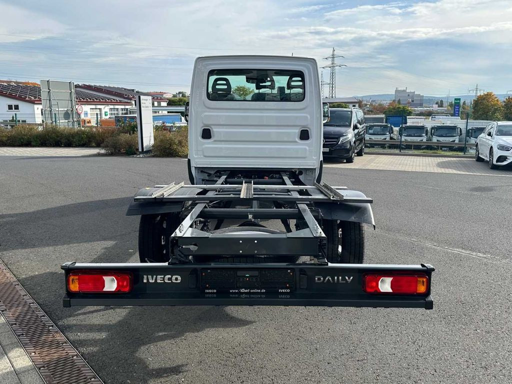 Iveco Daily 50C18 3.0L *R3750mm*Navi*Klima* 3x - Şasi kamyon: fotoğraf 4 Iveco Daily 50C18 3.0L *R3750mm*Navi*Klima* 3x - Şasi kamyon: fotoğraf 4