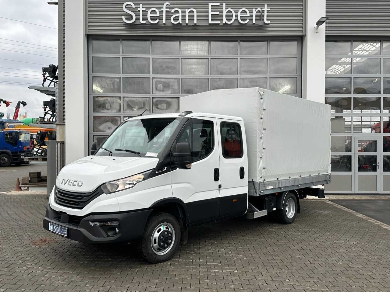 Iveco Daily 50C18H A8 DoKa *AHK*Automatik*7-Sitze* - Açık kasa kamyonet, Çift kabin kamyonet: fotoğraf 1 Iveco Daily 50C18H A8 DoKa *AHK*Automatik*7-Sitze* - Açık kasa kamyonet, Çift kabin kamyonet: fotoğraf 1