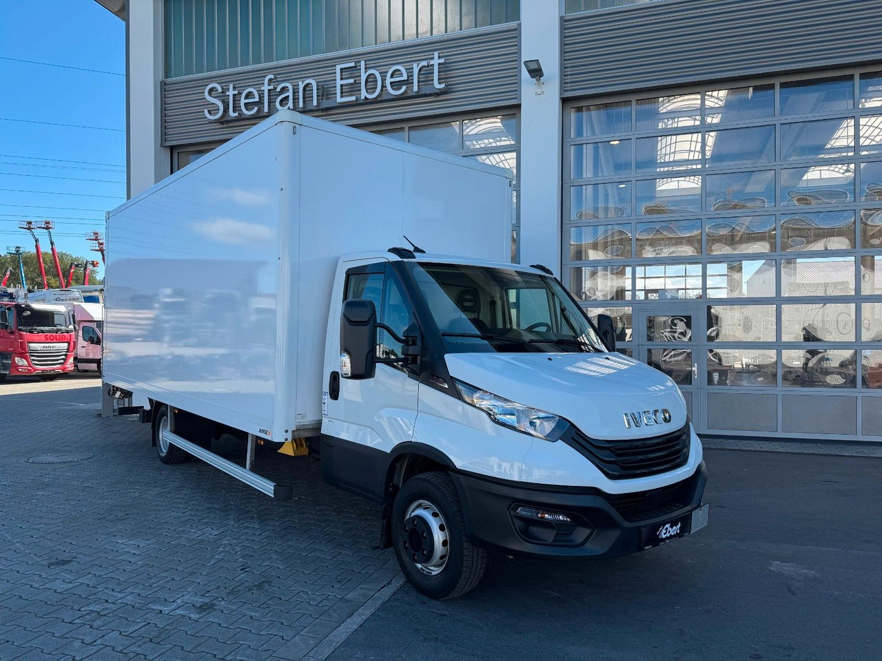 Iveco Daily 70C18 A8 *Koffer*LBW*Automatik* - Kapalı kasa kamyonet: fotoğraf 1 Iveco Daily 70C18 A8 *Koffer*LBW*Automatik* - Kapalı kasa kamyonet: fotoğraf 1
