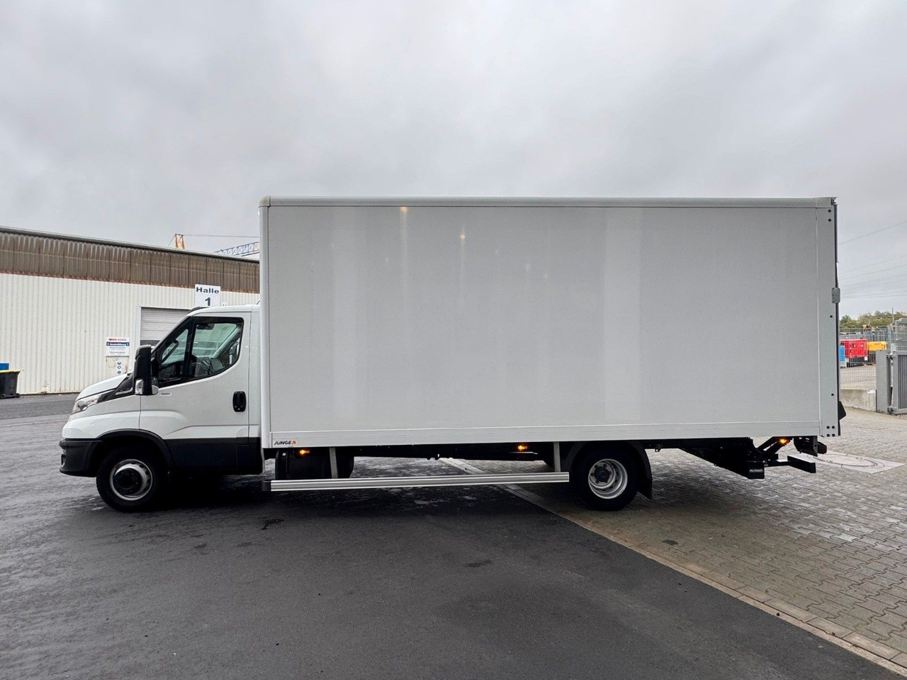 Iveco Daily 70C18 A8 *Koffer*LBW*Automatik* - Kapalı kasa kamyonet: fotoğraf 5 Iveco Daily 70C18 A8 *Koffer*LBW*Automatik* - Kapalı kasa kamyonet: fotoğraf 5