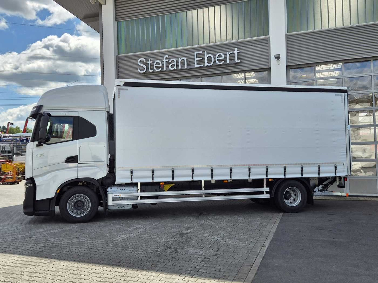 Iveco S-Way AS190S42/P Schiebeplanen LBW 2.000kg AHK - Tenteli kamyon: fotoğraf 3 Iveco S-Way AS190S42/P Schiebeplanen LBW 2.000kg AHK - Tenteli kamyon: fotoğraf 3
