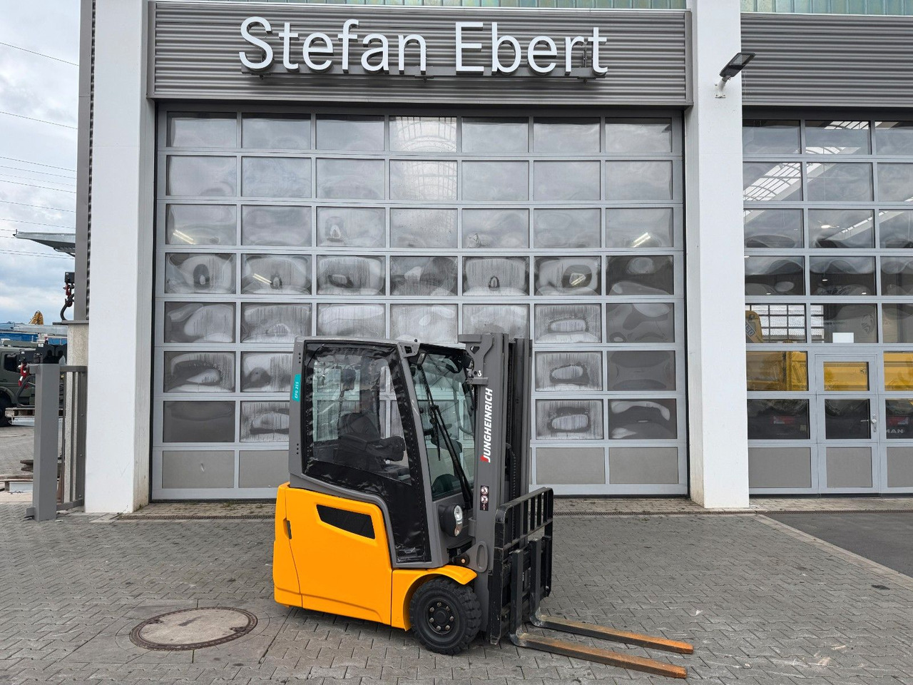 Jungheinrich EFG 215 / Triplex: 4.25m! / SS / 4.168h / 2024 - Elektrikli forklift: fotoğraf 1 Jungheinrich EFG 215 / Triplex: 4.25m! / SS / 4.168h / 2024 - Elektrikli forklift: fotoğraf 1