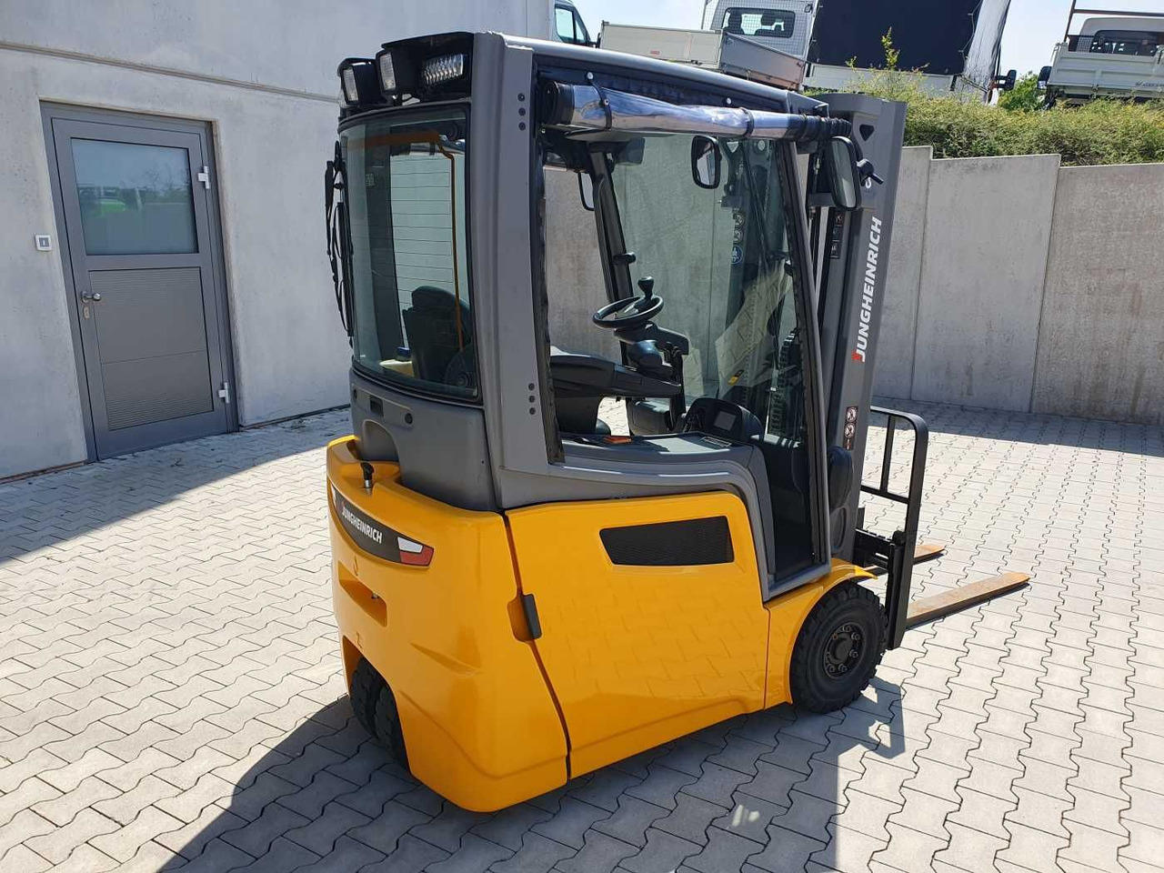Jungheinrich EFG 215 / Triplex: 4.25m! / SS / nur 1.368h! - Elektrikli forklift: fotoğraf 4 Jungheinrich EFG 215 / Triplex: 4.25m! / SS / nur 1.368h! - Elektrikli forklift: fotoğraf 4