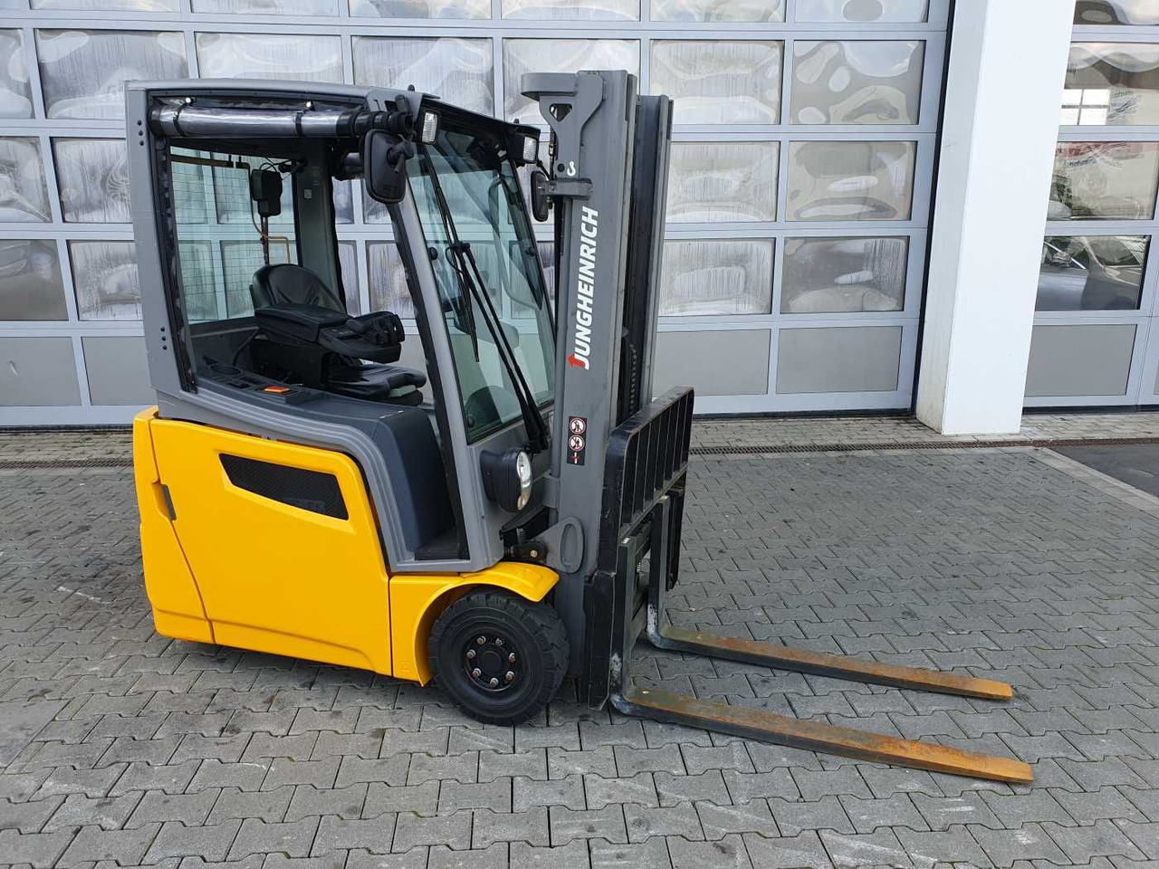 Jungheinrich EFG 215 / Triplex: 4.25m! / SS / nur 2.184h! - Elektrikli forklift: fotoğraf 2 Jungheinrich EFG 215 / Triplex: 4.25m! / SS / nur 2.184h! - Elektrikli forklift: fotoğraf 2