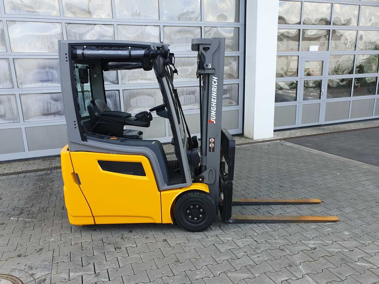 Jungheinrich EFG 215 / Triplex: 4.25m! / SS / nur 2.184h! - Elektrikli forklift: fotoğraf 3 Jungheinrich EFG 215 / Triplex: 4.25m! / SS / nur 2.184h! - Elektrikli forklift: fotoğraf 3