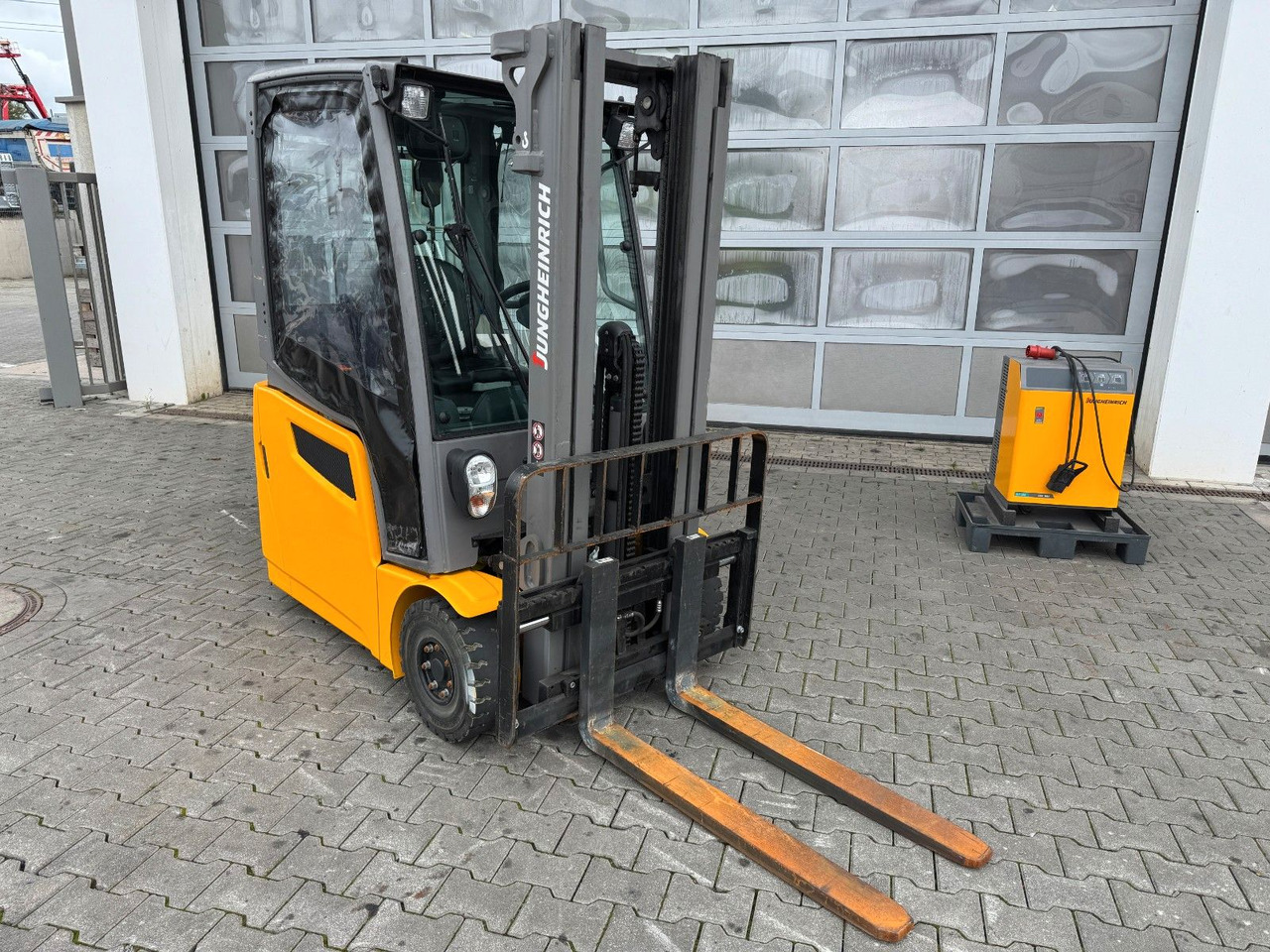 Jungheinrich EFG 215 / Triplex: 4.25m! / SS / nur 3.298h! - Elektrikli forklift: fotoğraf 3 Jungheinrich EFG 215 / Triplex: 4.25m! / SS / nur 3.298h! - Elektrikli forklift: fotoğraf 3