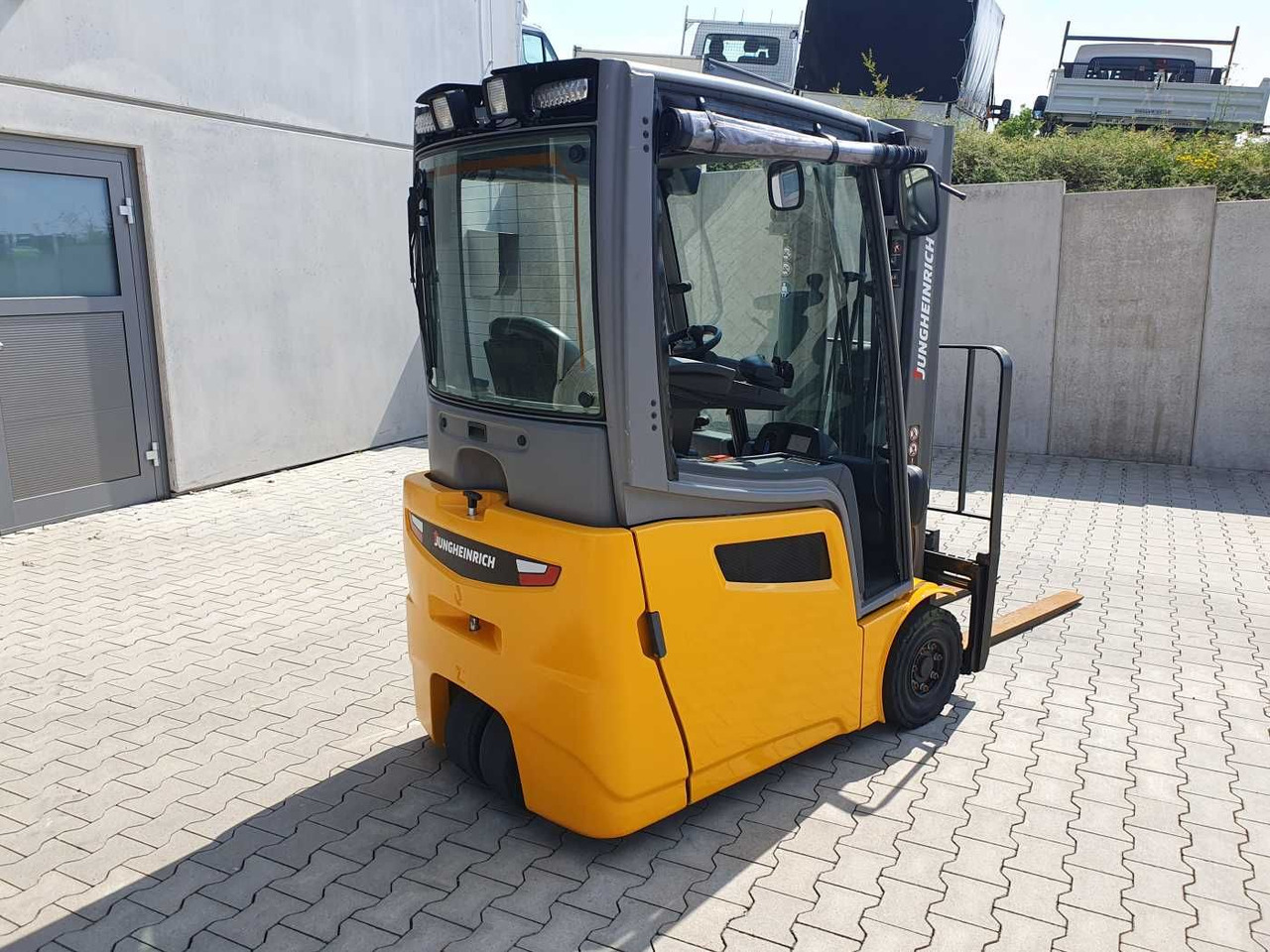 Jungheinrich EFG 215 / Triplex: 4.25m! / SS / nur 3.488h! - Elektrikli forklift: fotoğraf 4 Jungheinrich EFG 215 / Triplex: 4.25m! / SS / nur 3.488h! - Elektrikli forklift: fotoğraf 4