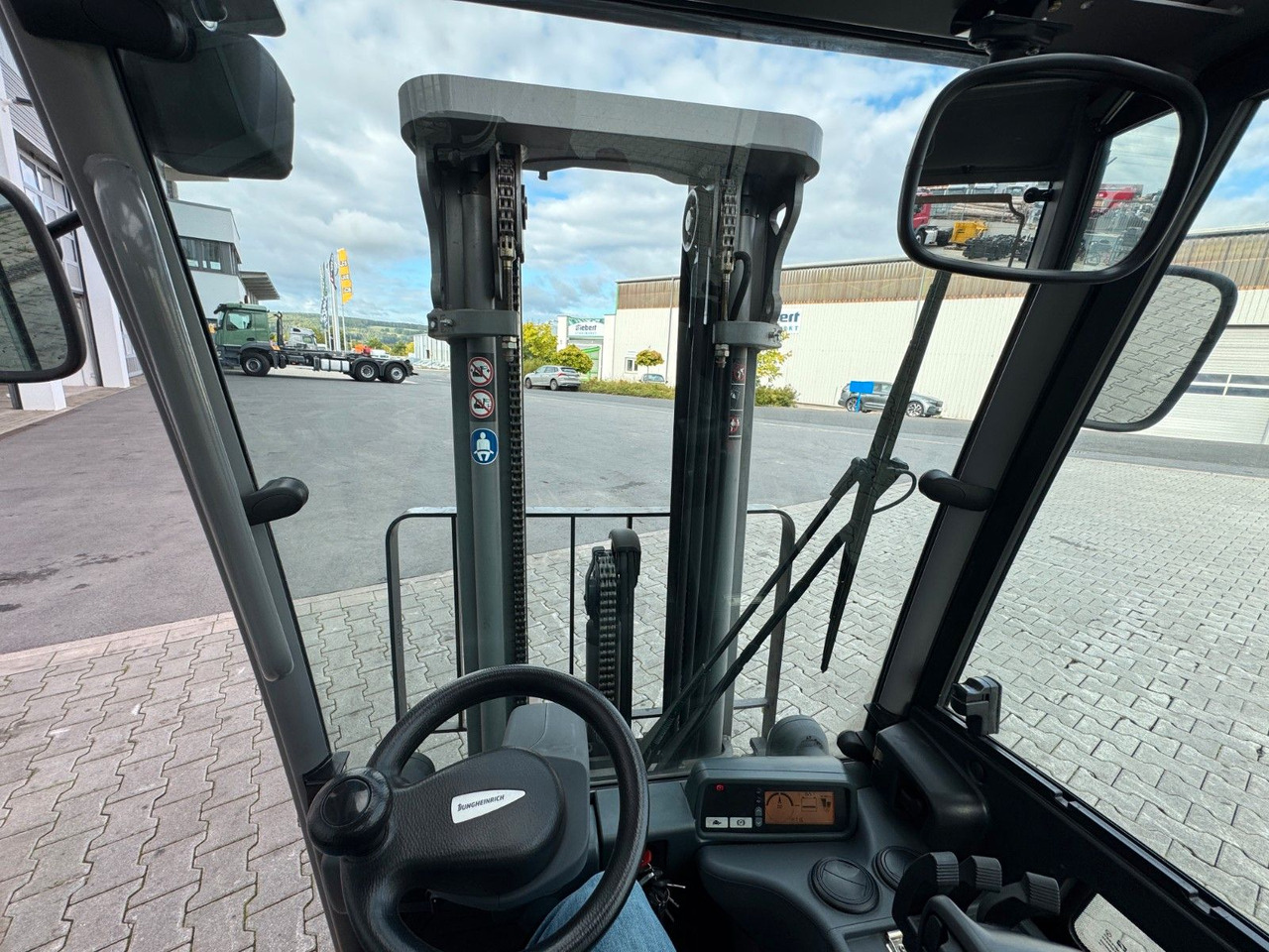 Elektrikli forklift Jungheinrich EFG 215 / Triplex: 4.25m! / SS / nur 716h!: fotoğraf 13