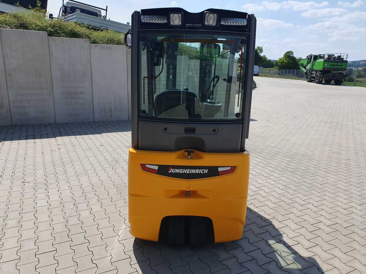 Jungheinrich EFG 215 / Triplex: 4.25m! / nur 3.439h! / 2022 - Elektrikli forklift: fotoğraf 5 Jungheinrich EFG 215 / Triplex: 4.25m! / nur 3.439h! / 2022 - Elektrikli forklift: fotoğraf 5