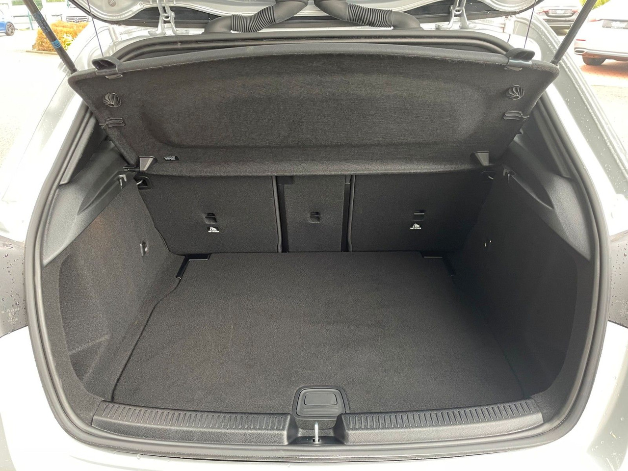 Mercedes-Benz A 200 Progressive Ambiente+R-Kamera+ - Sedan araba: fotoğraf 5 Mercedes-Benz A 200 Progressive Ambiente+R-Kamera+ - Sedan araba: fotoğraf 5