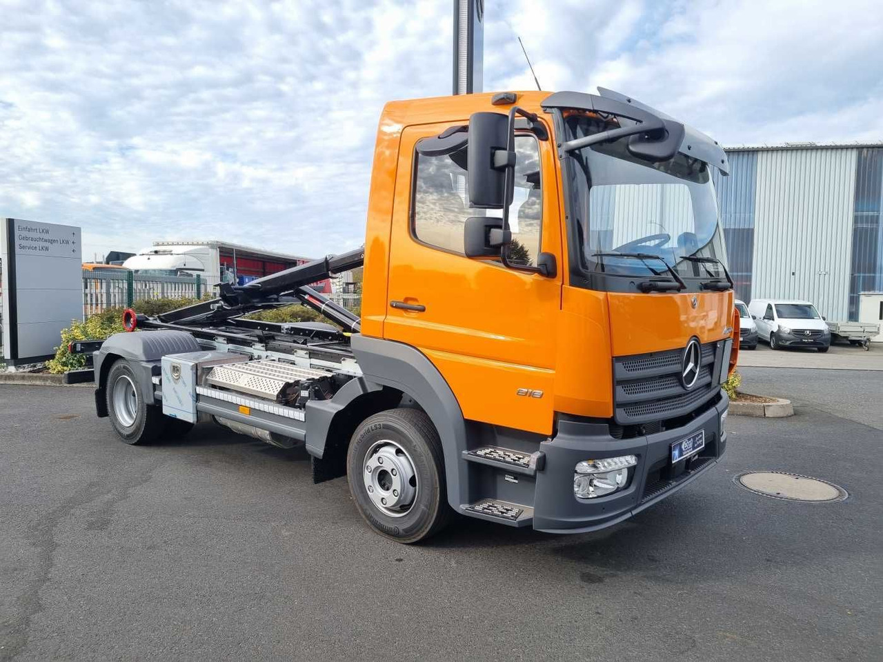 Mercedes-Benz Atego 818 K 4x2 HIAB XR5S3650 AHK Klima - Kancalı yükleyici kamyon: fotoğraf 5 Mercedes-Benz Atego 818 K 4x2 HIAB XR5S3650 AHK Klima - Kancalı yükleyici kamyon: fotoğraf 5