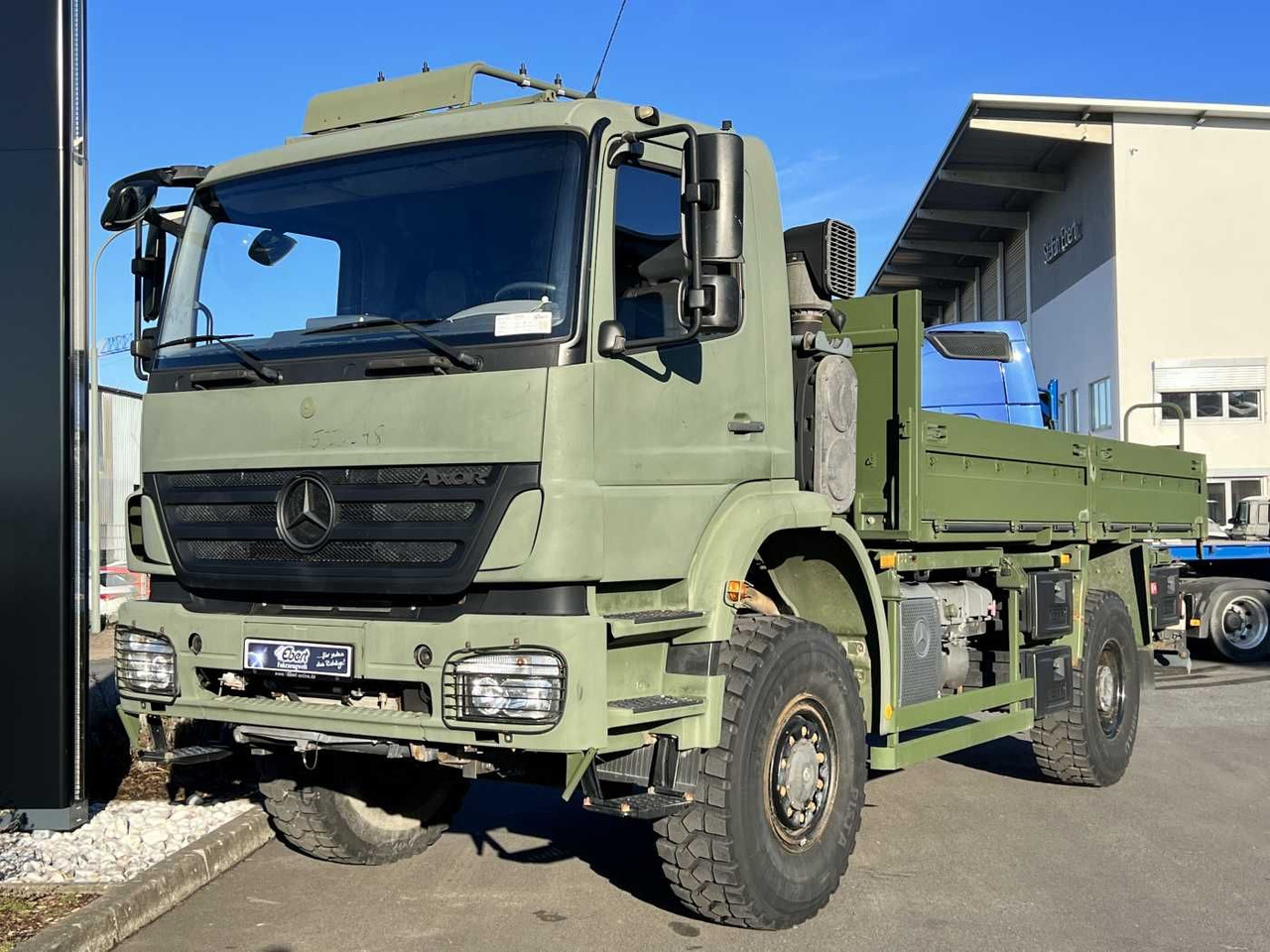 Mercedes-Benz Axor 1829 A 4x4 Pritsche - Sal/ Açık kasa kamyon: fotoğraf 2 Mercedes-Benz Axor 1829 A 4x4 Pritsche - Sal/ Açık kasa kamyon: fotoğraf 2