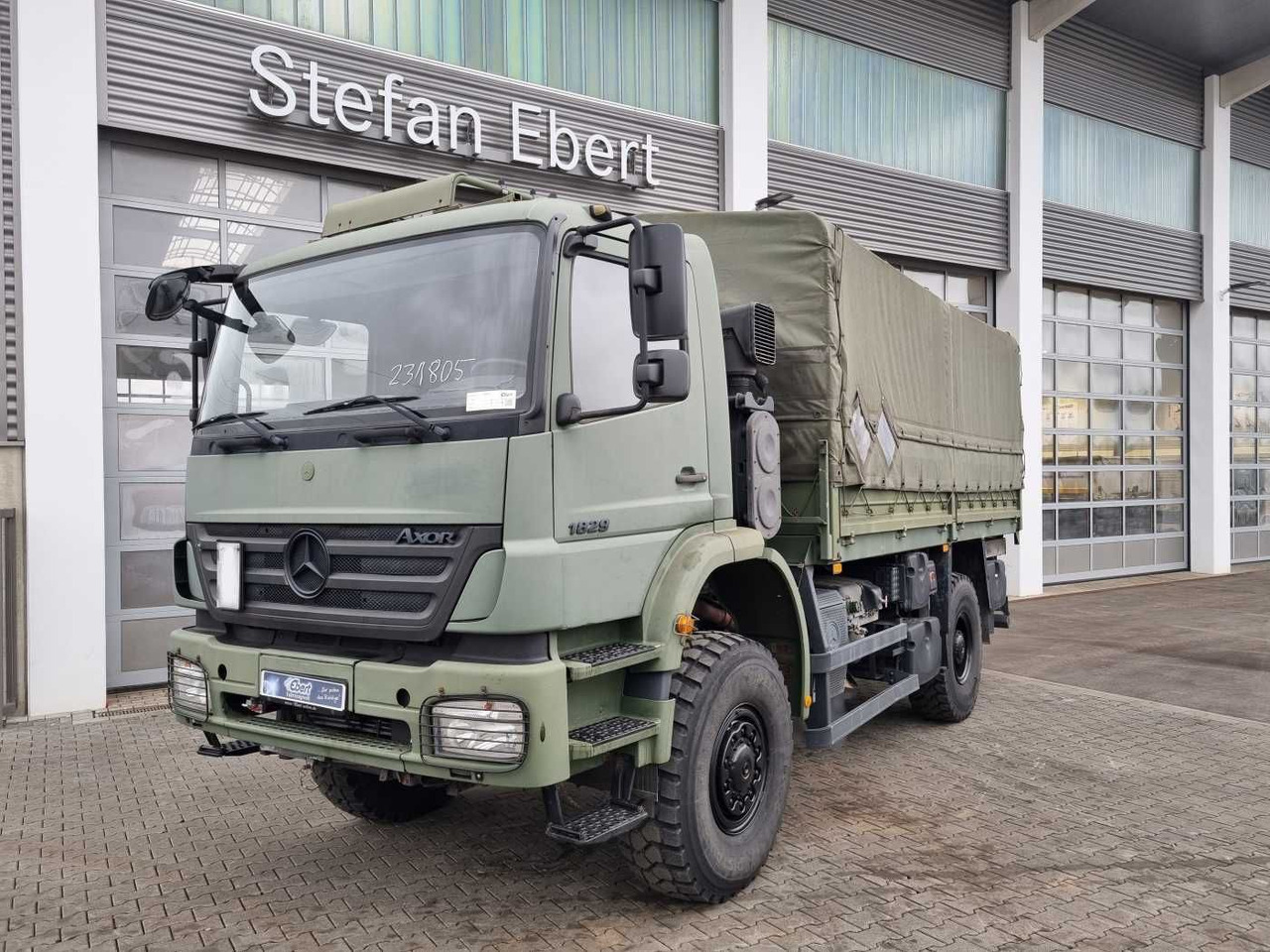 Mercedes-Benz Axor 1829 A 4x4 Pritsche/Plane 10 Stück - Sal/ Açık kasa kamyon: fotoğraf 2 Mercedes-Benz Axor 1829 A 4x4 Pritsche/Plane 10 Stück - Sal/ Açık kasa kamyon: fotoğraf 2