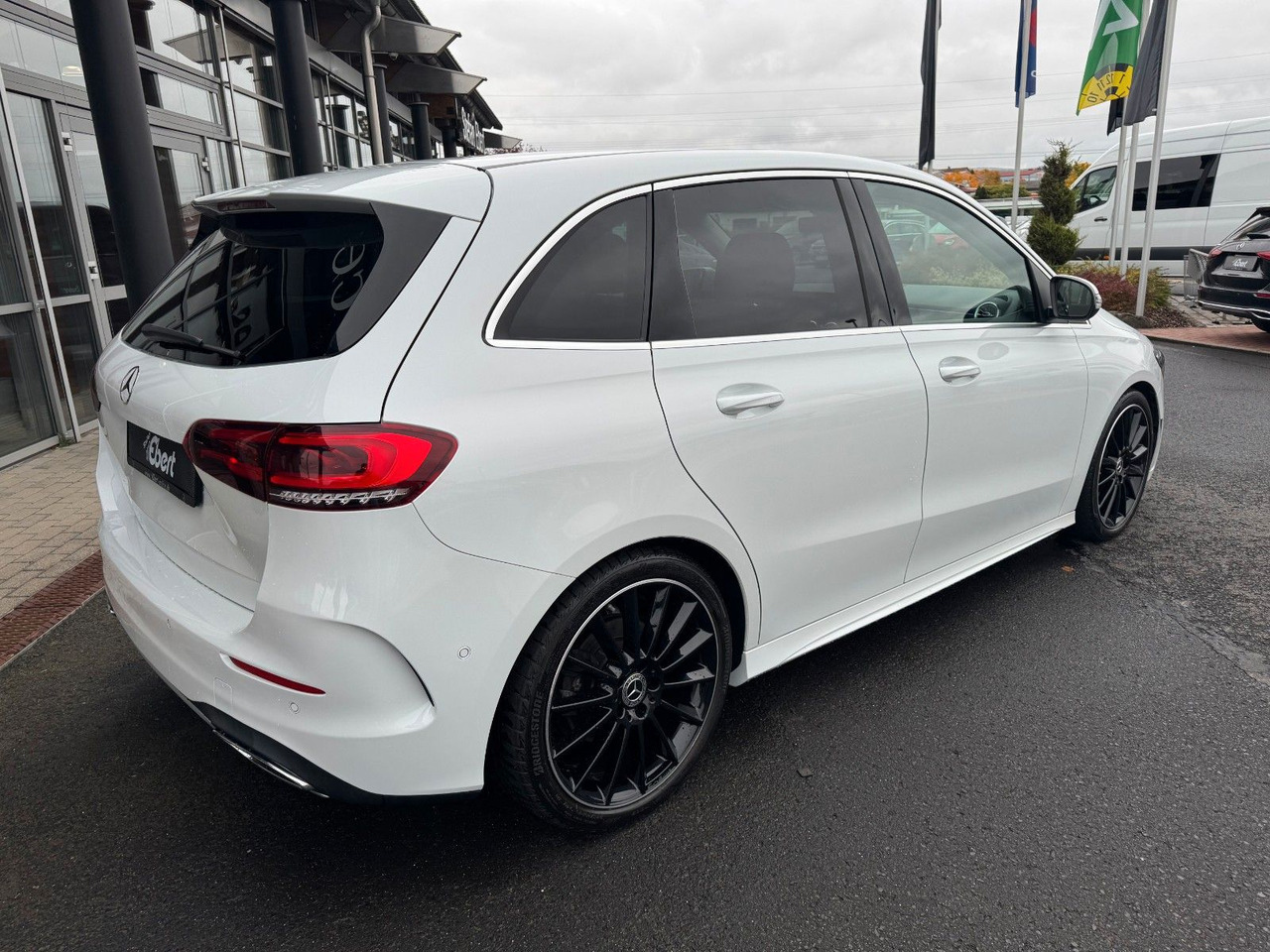 Mercedes-Benz B 200 AMG+Ambiente+360+LED+IHC+TotW - Sedan araba: fotoğraf 4 Mercedes-Benz B 200 AMG+Ambiente+360+LED+IHC+TotW - Sedan araba: fotoğraf 4