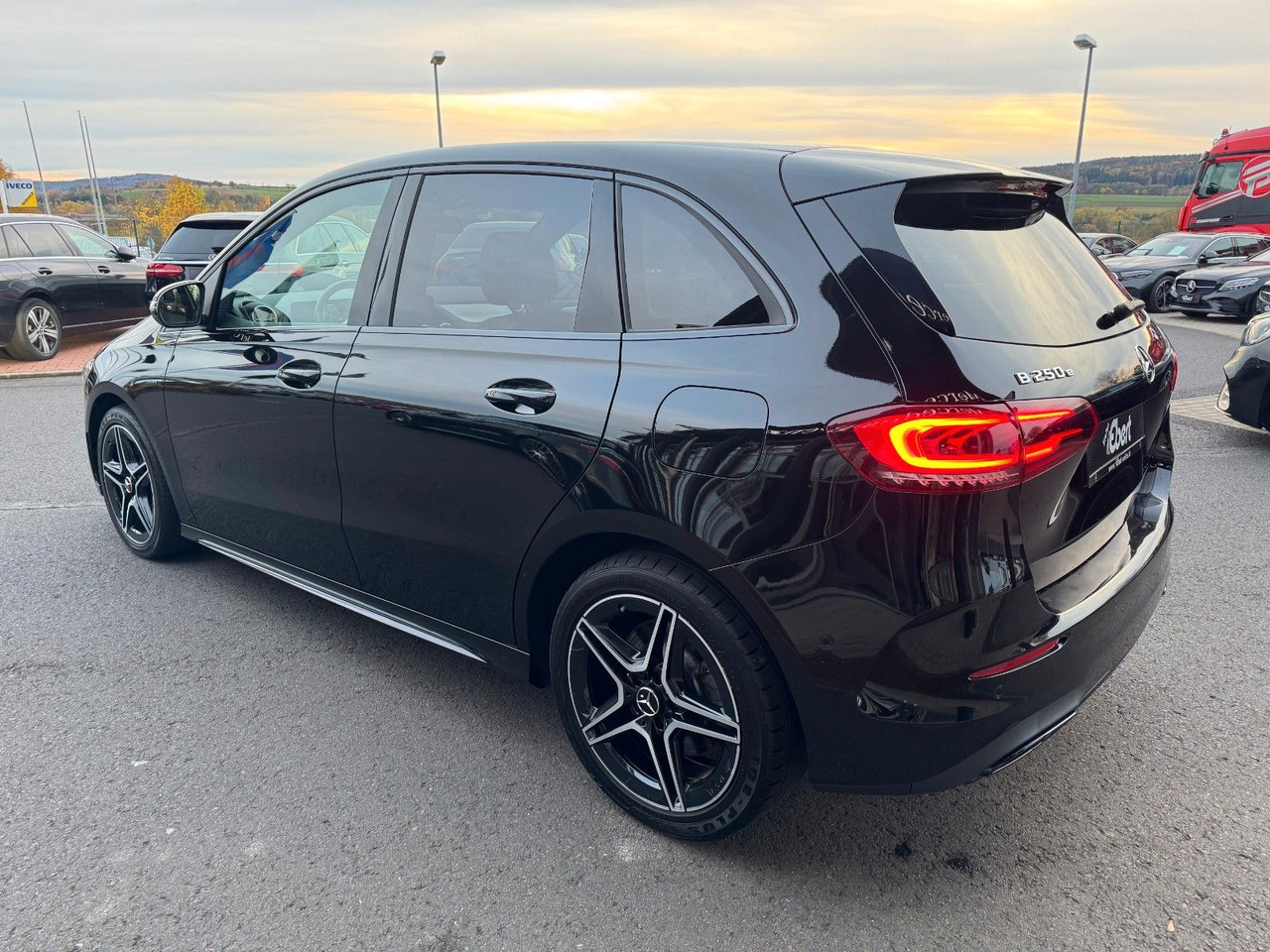 Mercedes-Benz B 250e Edition2020+AMG+Ambiente+Night+LED - Sedan araba: fotoğraf 3 Mercedes-Benz B 250e Edition2020+AMG+Ambiente+Night+LED - Sedan araba: fotoğraf 3